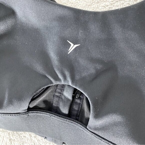 5/$25 Old Navy Active Black Front Zip Closure Sports Bra 34C - Picture 14 of 15